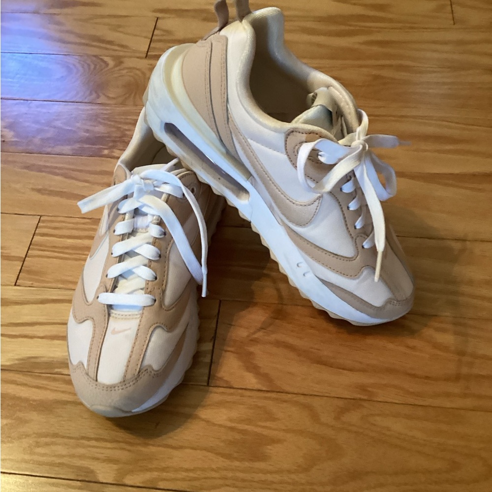 Nike Women’s Air Max